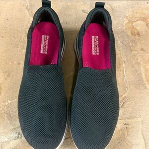 Skechers Go Walk Air Cooled Goga Mat Sneakers Size 8.5